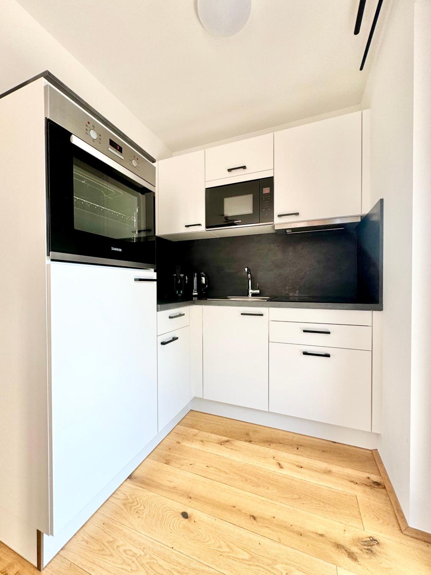 Stylische Wohnung Mit Balkon Wenen Buitenkant foto